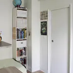Through Apartment - Place De La Reunion
