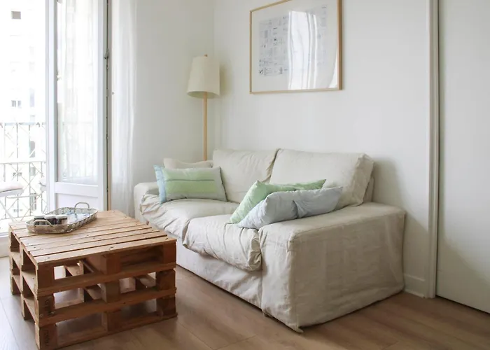 Through Apartment - Place De La Reunion